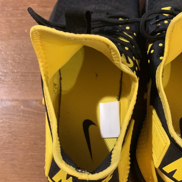 Nike - Picture 5 of 8